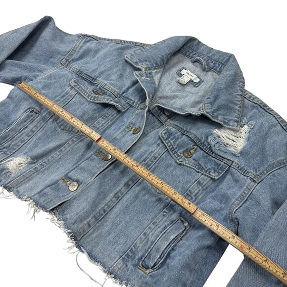 Forever 21 Distressed Cropped Denim Jacket Medium Light Wash Frayed Hem Womens - Picture 7 of 10